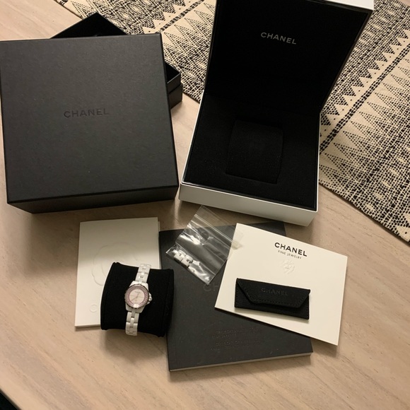 Collectors Edition: CHANEL J12 XS Watch Pink - Picture 8 of 8